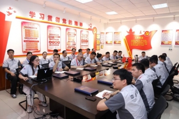 中国jc710公海赌船党委书记杨国明联系基层党组织开展专题党课